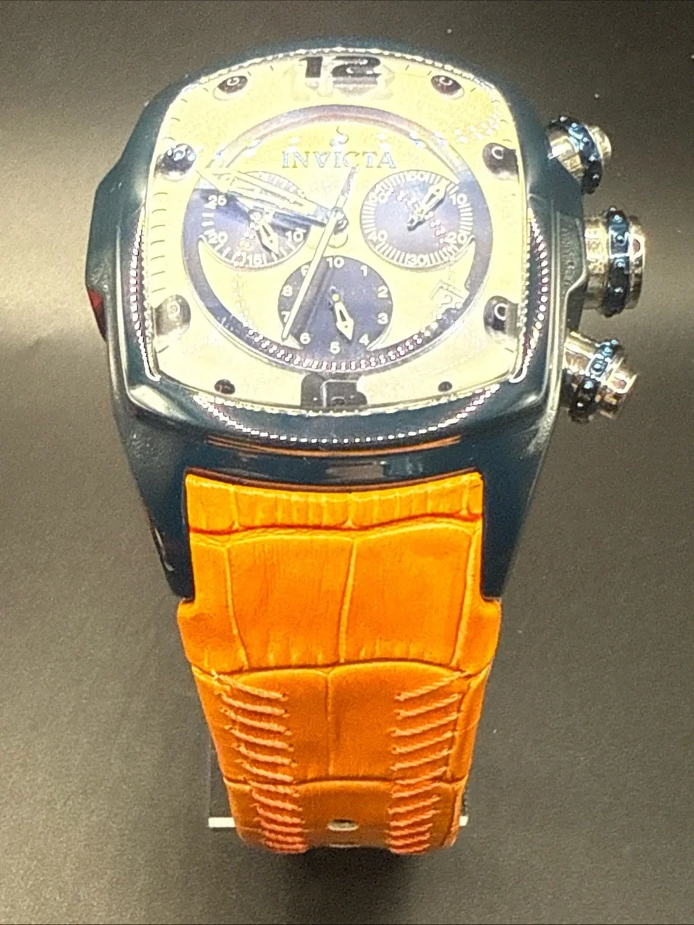 Invicta Lupah chronograph watch 15107 New Battery
